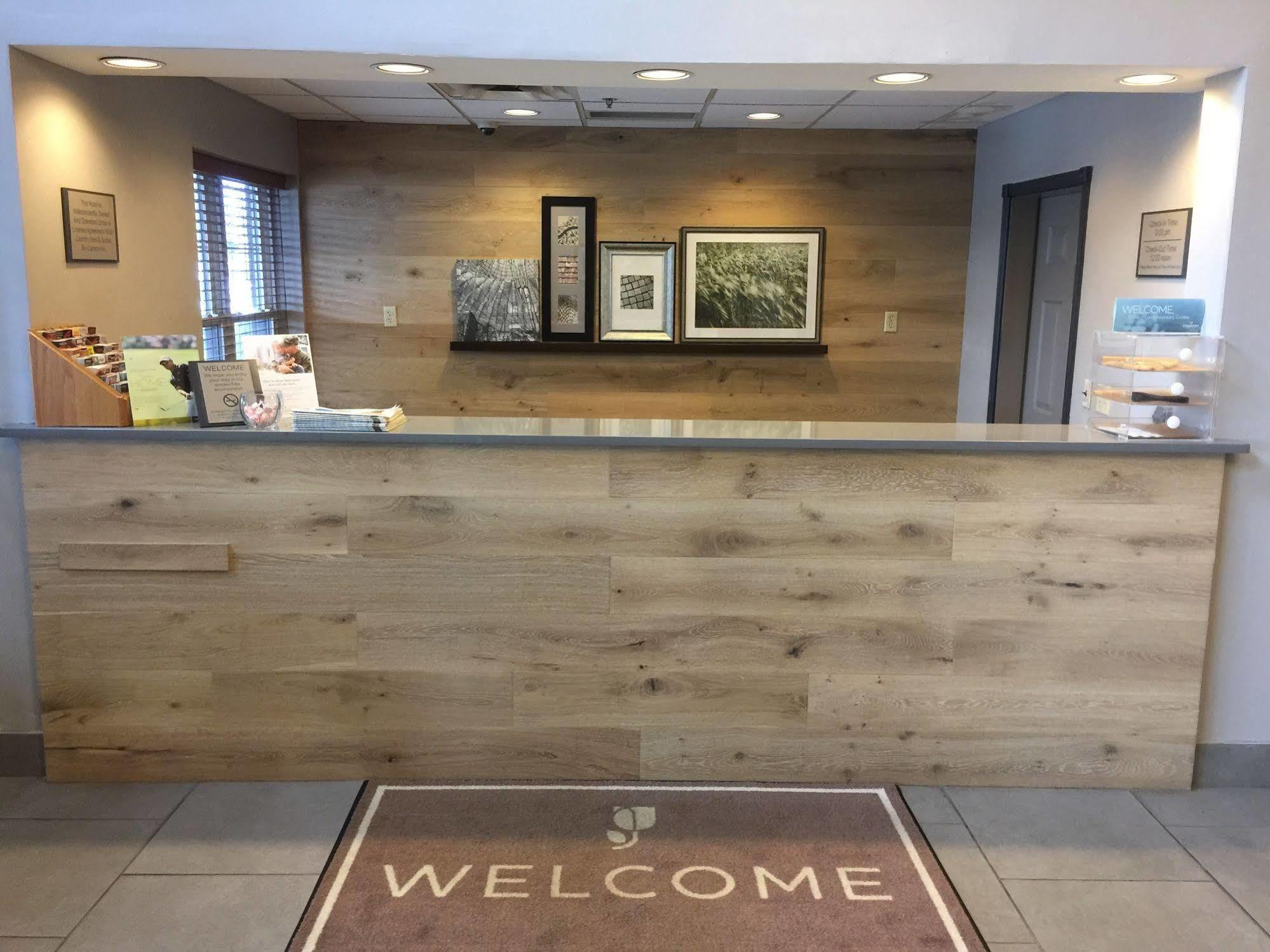 Country Inn & Suites By Radisson, Louisville East, Ky Buitenkant foto